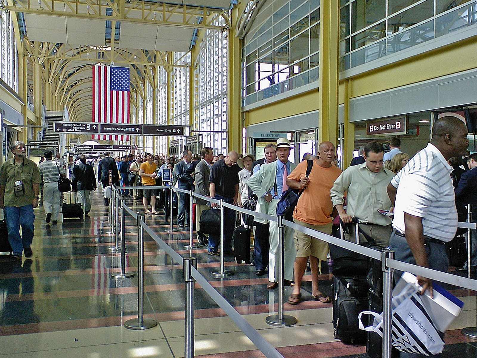 airport-security-line1